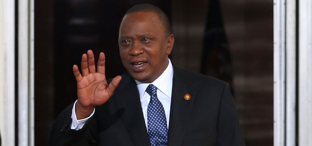 الرئيس الكيني أوهورو كينياتا نفى بشدة وجود فرق لقتل متهمين بالإرهاب خارج الإطار القانوني. غيتي