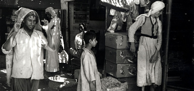 سوق مدينة أبوظبي عام 1962.

من المصدر