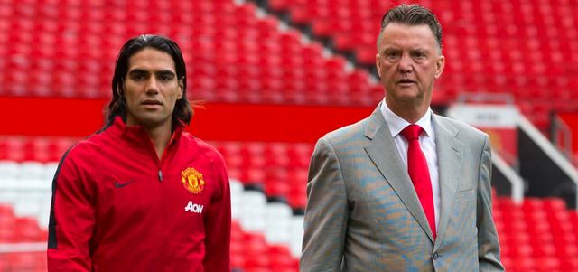 فان غال نفى تعمد إهانة النجم الكولومبي فالكاو.