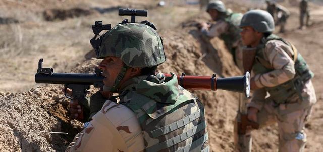 قوات عراقية يتم تدريبها أميركياً استعداداً لطرد «داعش» من الموصل. أ.ب