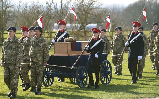 الصور من أ.ب