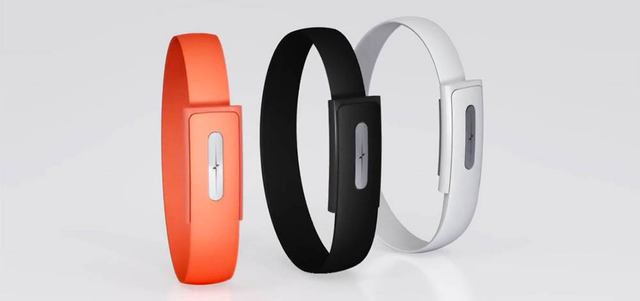 شركة «بيونيم» الكندية طورت سواراً يستفيد من الإيقاع الفريد لضربات القلب الخاصة بكل شخص لتوثيق الهوية. أرشيفية