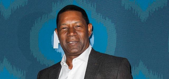 دينيس هيزبيرت لعب دور الرئيس ديفيد بالمر الذي حقق قبولاً قدره 89%.  غيتي