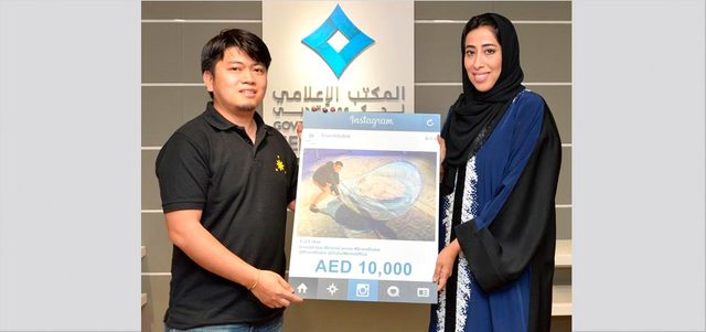 ..وتكرّم رونالدو فرناندو الفائز بالمركز الثالث. من المصدر