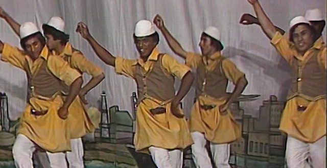 ستغوص القناة في نتاج ومقتنيات أربعة عقود يحفل بها أرشيف ومكتبة مؤسسة دبي للإعلام لتشمل إلى جانب الدراما التلفزيونية المحلية والخليجية والعربية أعمالاً أجنبية وفقرات طربية ورياضية وبرامج للأطفال. من المصدر