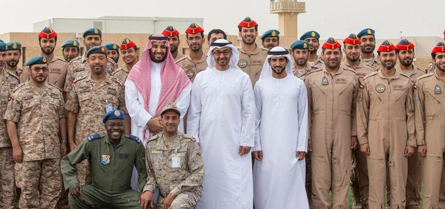 محمد بن زايد نقل للقوة الإماراتية اعتزاز قيادة الدولة وشعبها بالدور الذي قام به صقور الإمارات وما صاحبه من نتائج إيجابية لمصلحة أمن دول الخليج. وام