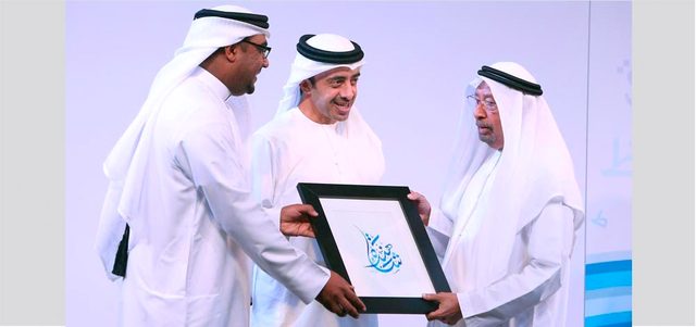 عبد الله بن زايد مكرما راشد عبدالله النعيمي، صاحب أول رواية إماراتية بعنوان «شاهندة».