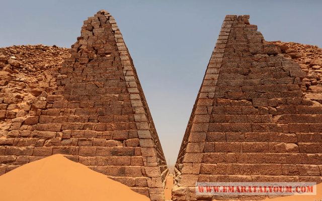 بالقرب من الموقع مجموعة من القرى تسمى البجراوية