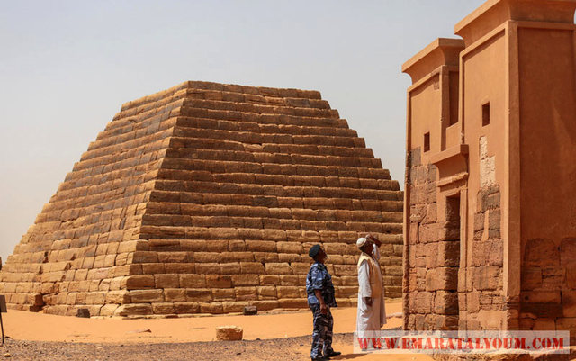 أطلق عليها ايضا اسم الأهرامات النوبية وهي مبان مميزة الأحجام والأبعاد