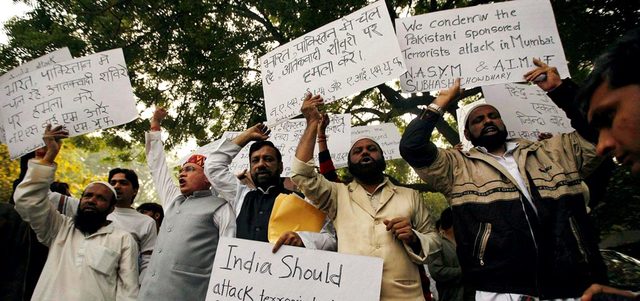 مسلمون هنود في تظاهرة ضد الإرهاب عقب هجمات مومباي. أرشيفية