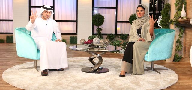 مريم الشيباني وعلي إبراهيم خلال البرنامج. من المصدر