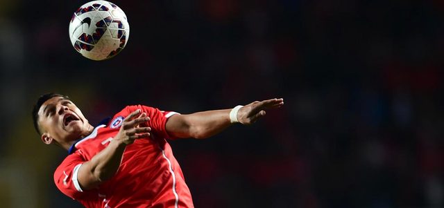 منتخب تشيلي يمتلك مجموعة من الأسماء الكبيرة بينها الحارس برافو ونجماه سانشيز وفيدال. أ.ف.ب