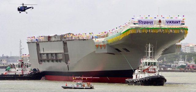 حاملة الطائرات الهندية &laquo;أي.إن.إس فيكرانت&raquo;.  رويترز