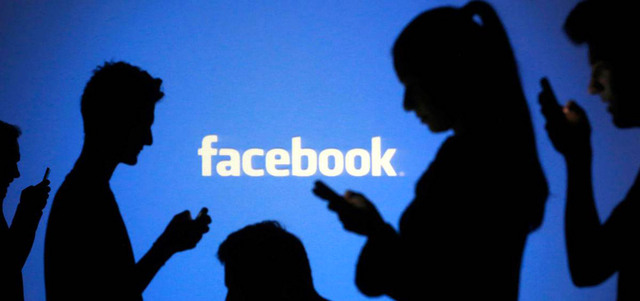 يميل مستخدمو «فيس بوك» حالياً إلى مشاركة قدر أقل من المحتوى. أرشيفية