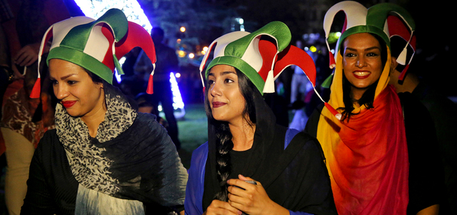 إيرانيات يحتفلن بالاتفاق النووي.  أ.ب