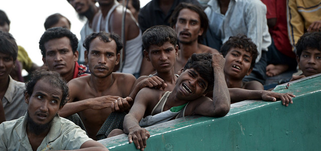 مهاجرون من الروهينغا في حالة يأس بعد رفض العديد من الدول استقبالهم. غيتي