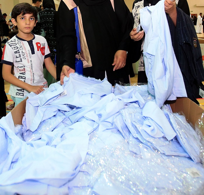 وشهدت وسائل الإعلام المختلفة، ووسائل التواصل الاجتماعي، حالات شكوى جماعية، حول الزي المدرسي، وذلك في ظل غياب أي رد رسمي من قبل الوزارة على هذه الشكاوى