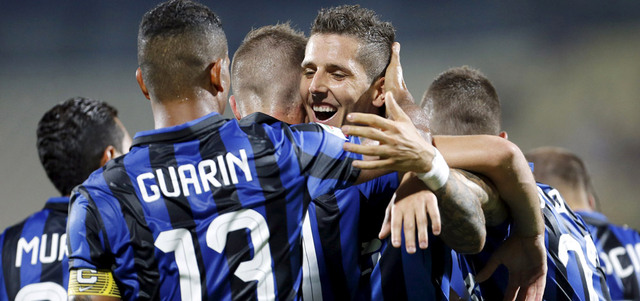 إنتر ميلان يبني فريقاً قوياً للمنافسة على الألقاب هذا الموسم. رويترز