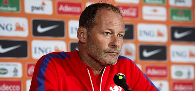 مدرب هولندا داني بليند تحمّل المسؤولية خلفاً لهيدينك ويأمل بداية جيدة اليوم. إي.بي.إيه