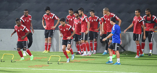 لاعبو المنتخب في آخر تدريب رسمي لهم قبل المباراة. من المصدر