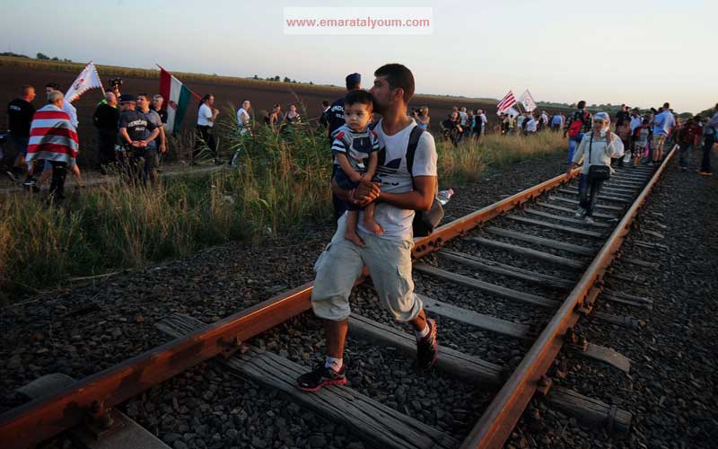 رغم كل أوضاعهم المأساوية ورحلتهم الخطرة يعاني اللاجئون أيضا من اليمين المتطرف الاوروبي.