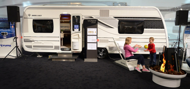 من أكثر ما يميز هذه الفئة من السيارات في الوقت الراهن هو الاعتماد على أحدث النظم التقنية، مثل الدمج بين أنظمة السيارة والهاتف الذكي ليتحكم الراكب في وظائف السيارة كالتدفئة ومكيف الهواء عبر أحد التطبيقات. د.ب.أ