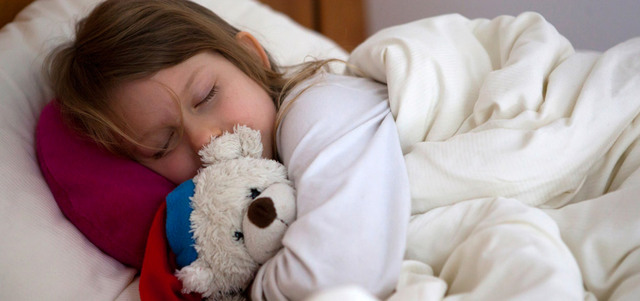 الاحتياج اليومي من النوم يتعلق بعمر الطفل. د.ب.أ