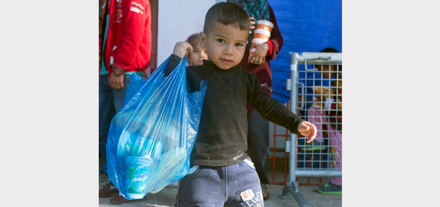 طفل سوري لاجئ على الحدود بين تركيا واليونان. إي.بي.ايه