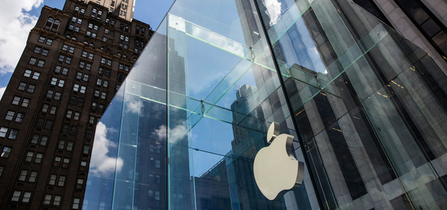 «أبل» ضاعفت جهودها في التوظيف، واستعانت بعدد من الخبراء في صناعة السيارات.