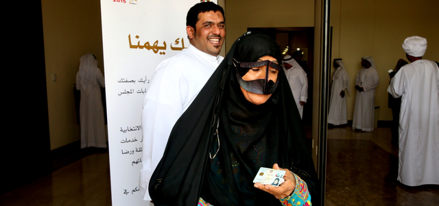 مشاركة لافتة لكبار السنّ في التصويت الذي اعتبروه دعماً لتجربة الانتخابات الإماراتية. تصوير: تشاندرا بالان