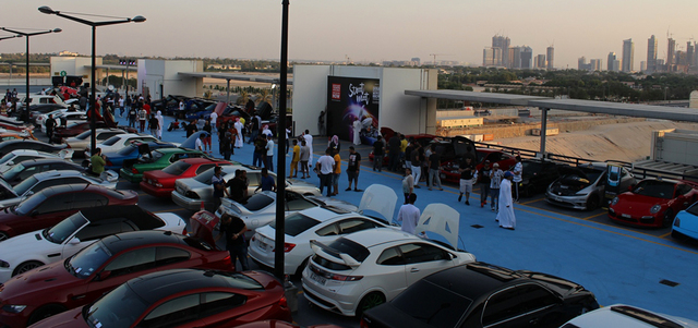 الفعالية شهدت انضمام الزوّار الى مصنّعين كبار وعدد من السيارات المميّزة.  من المصدر