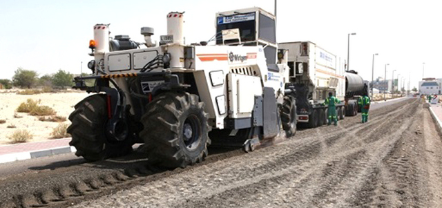 البلدية نفذت مشروع إعادة استخدام الأسفلت وتدويره بنسبة 100%.