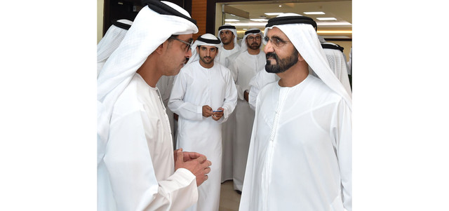 محمد بن راشد يستمع إلى هزاع بن زايد بحضور حمدان بن محمد. وام