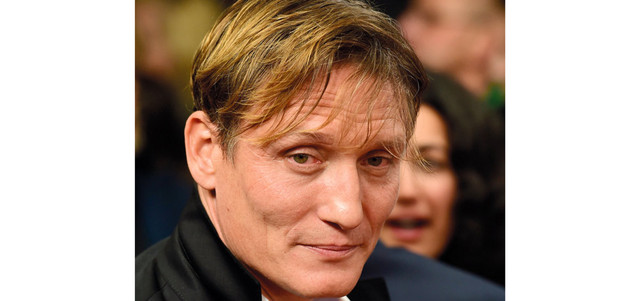 الممثل أوليفر ماسوتشي.