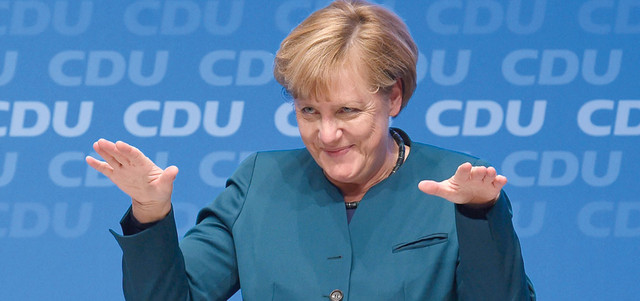 سجلت شعبية المستشارة الألمانية أنغيلا ميركل، التي تعتمد سياسة انفتاح حيال اللاجئين، تراجعاً في الآونة الأخيرة، وتعرضت لانتقادات عدة، حتى من معسكرها المحافظ. أي.بي.إيه