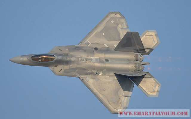 تمثل هذه الطائرة اخر ما توصلت اليها الصناعة الاميركية في مجال الطائرات الحربية.