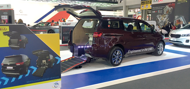 السيارات المعدلة تسهل دخول الشخص من ذوي الإعاقة وخروجه دون القيام من عربته. الإمارات اليوم