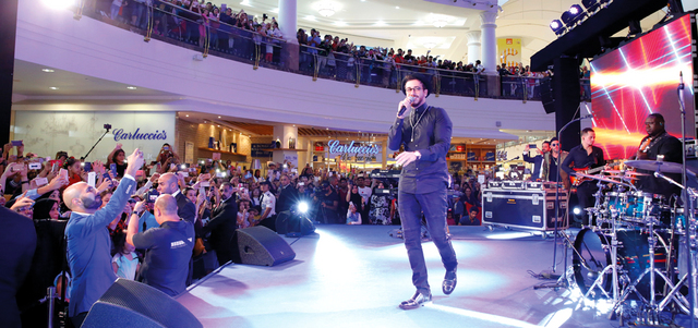 حققت أغنيات لمجرد أرقاماً ضخمة من المشاهدات عبر اليوتيوب حيث وصلت إلى الملايين في وقت وجيز. الإمارات اليوم