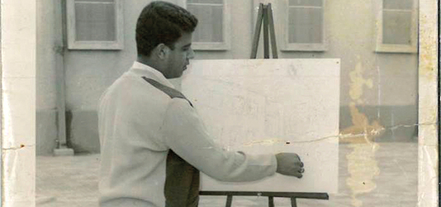 يمارس هوايته في عام 1961 أثناء دراسته في الكويت. أرشيفية