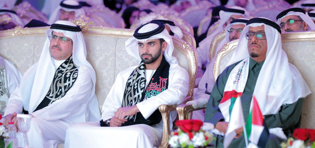 منصور بن محمد خلال احتفال «كهرباء دبي» باليوم الوطني. من المصدر