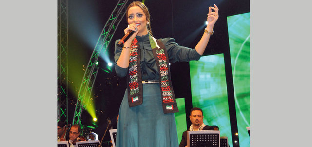 «أم الشهيد» تغنيها بلقيس فتحي. أرشيفية