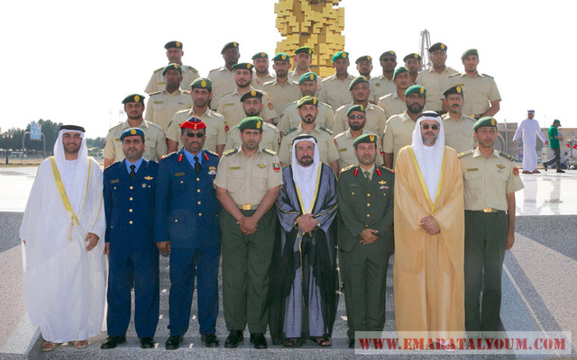 دشن صاحب السمو الشيخ الدكتور سلطان بن محمد القاسمي عضو المجلس الأعلى حاكم الشارقة نصب وساحة الشهداء في حرم المدينة الجامعية في الشارقة - وام