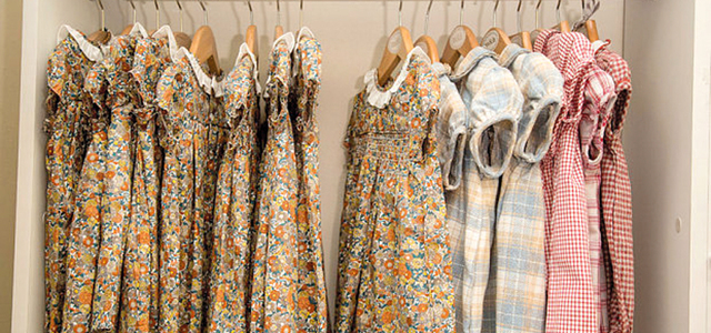 أزياء أطفال مماثلة تبيعها شركة «إم آند إتش» الإسبانية.  أرشيفية