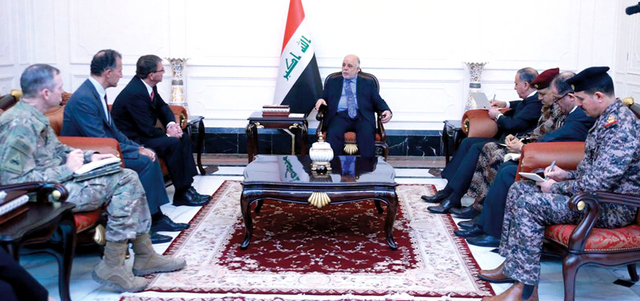 العبادي يبحث مع كارتر التقدم في الحرب ضد «داعش».   أ.ف.ب