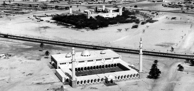 اكتسبت المساجد أهمية معمارية باعتبارها من أبرز المباني التي تعكس الطرز المعمارية السائدة في الفترات التي بنيت فيها. من المصدر