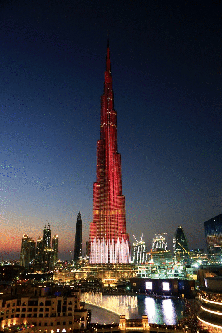 بالصور.. برج خليفة يضيء بألوان الإمارات وقطر والبحرين محليات أخرى
