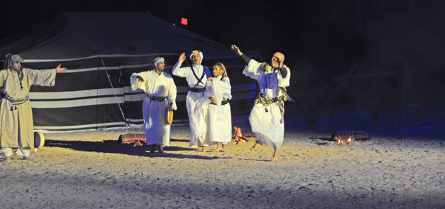 مجازفة كبيرة في المسرح الذي يعتبر منذ بدايته معماراً مدنياً. من المصدر