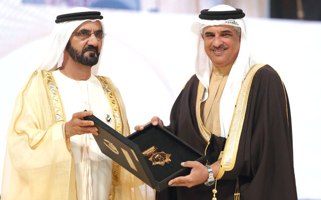 ..ويكرّم خالد آل خليفة.