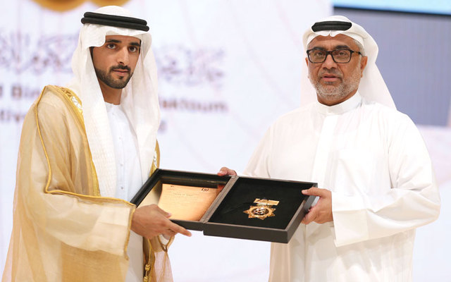 ..ويكرّم محمد الجوكر.