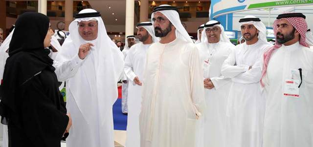 محمد بن راشد زار أجنحة ومنصات جهات حكومية وشركات محلية وعالمية. وام